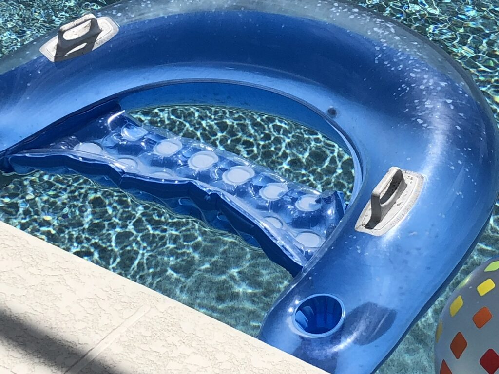 pool float in water
