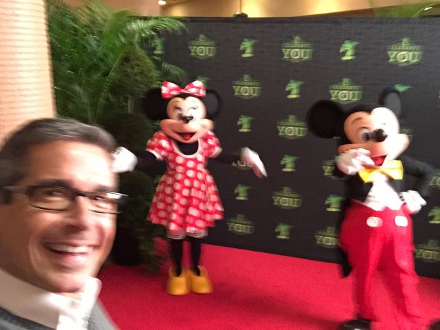 Disney Customer Service Speaker Jeff Noel with Minnie and Mickey